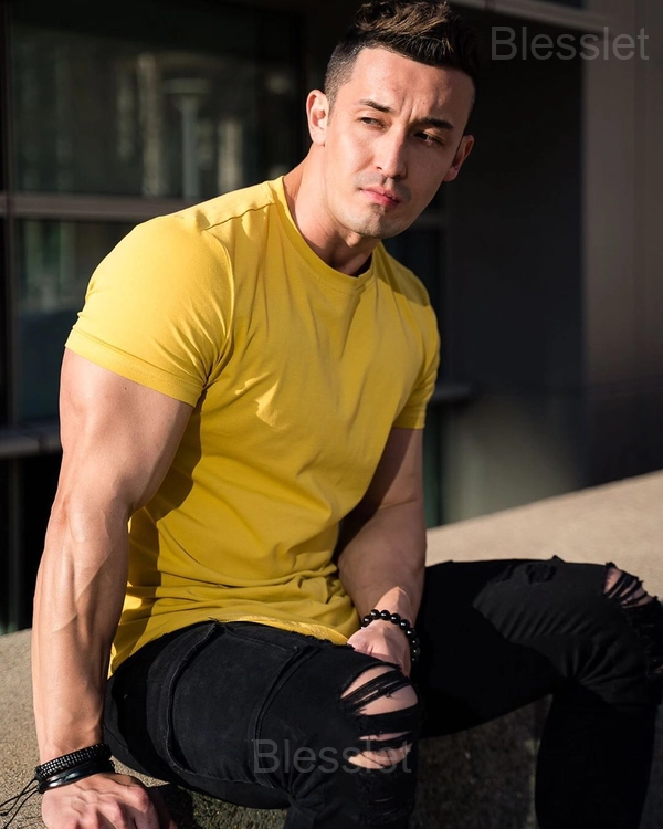 Essential Drop-Cut Athletic T-Shirt – Soft Cotton Stretch Fit - YELLOW, M