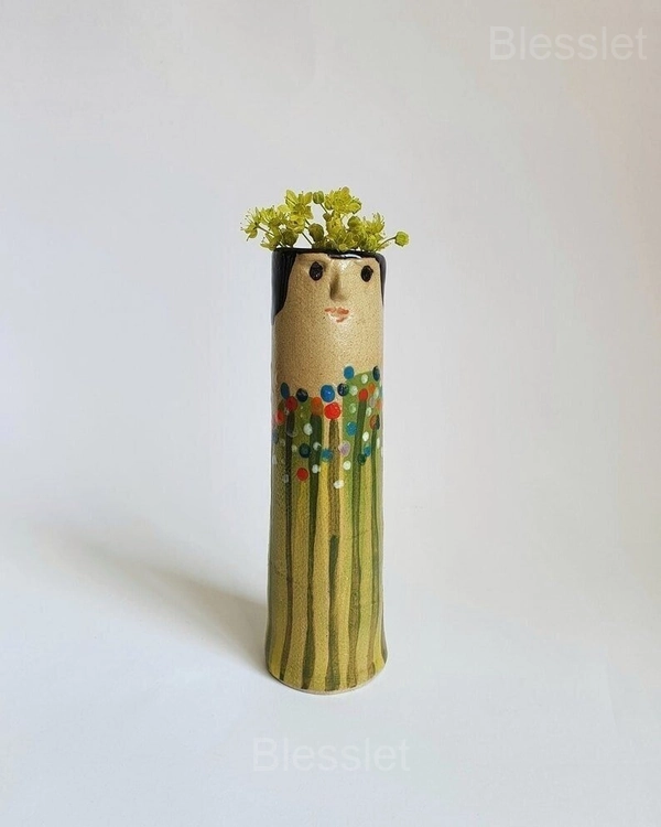 Spring Family Bud Vases – Handcrafted Floral Resin Art Décor - Amclia
