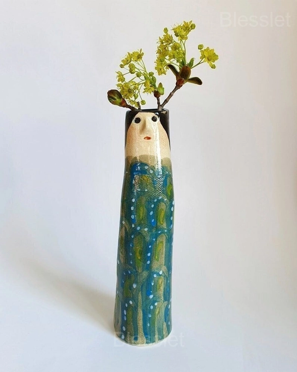 Spring Family Bud Vases – Handcrafted Floral Resin Art Décor - Emily