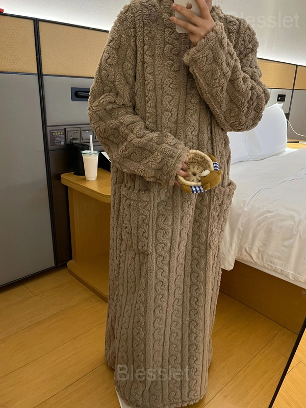 Winter Coral Velvet Home Clothes Cozy Loungewear Set - Brown, M（length130cm）