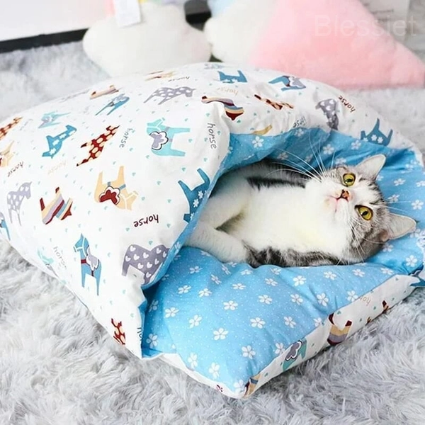 Cozy Movable Winter Cat House with Soft Cotton Velvet - M, Blue pony