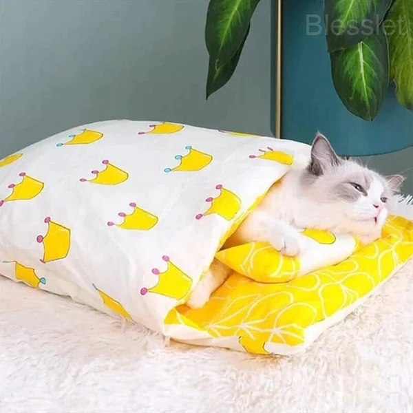Cozy Movable Winter Cat House with Soft Cotton Velvet - M, Yellow crown