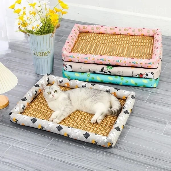 Cooling Pet Ice Pad Mat with Anti-Slip Design for Summer Comfort